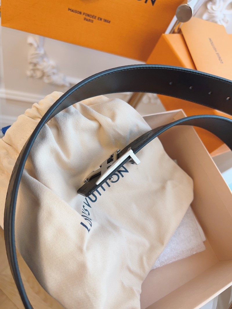l0vis Vvtt0n belts